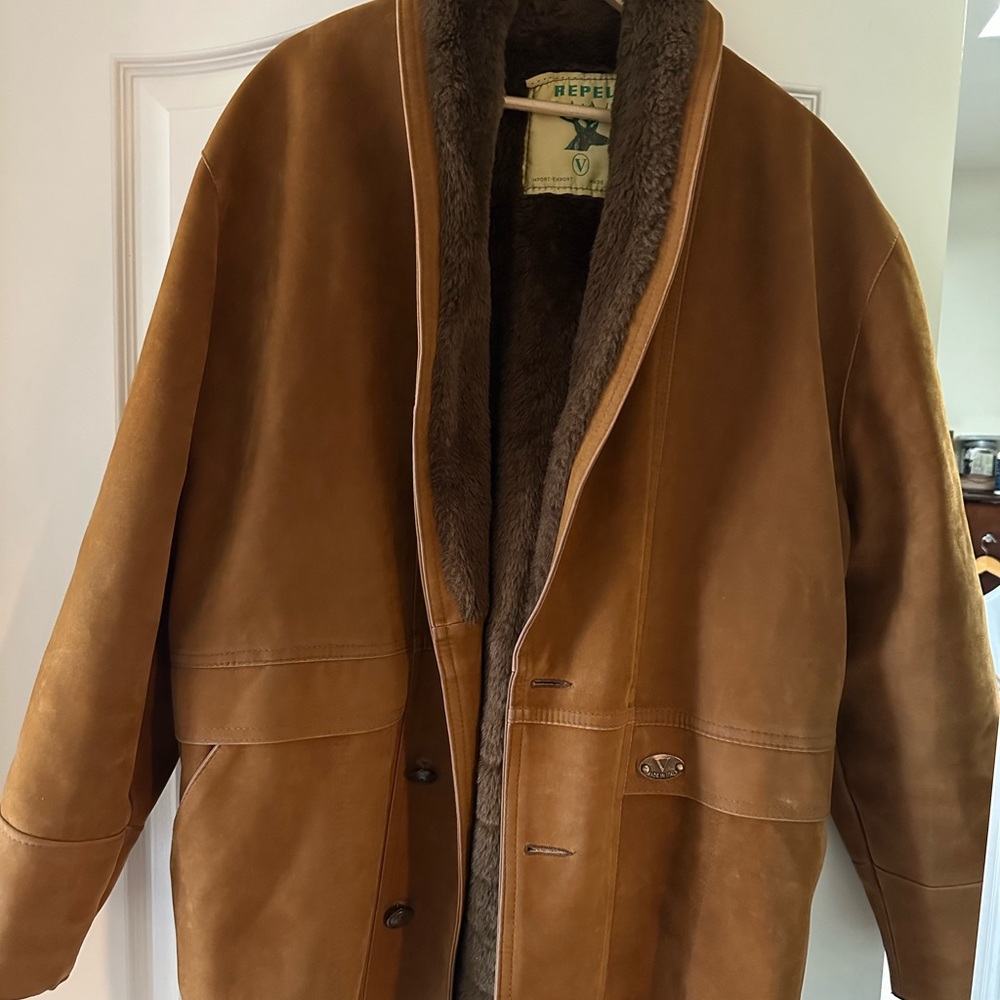 V MADE IN ITALY SUEDE COAT